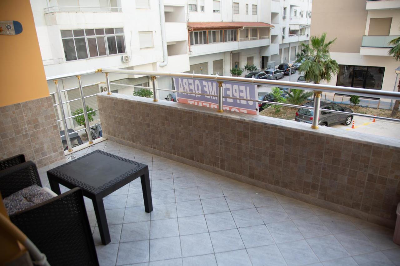 Gloria'S Apartment Lungomare Vlore Exterior photo